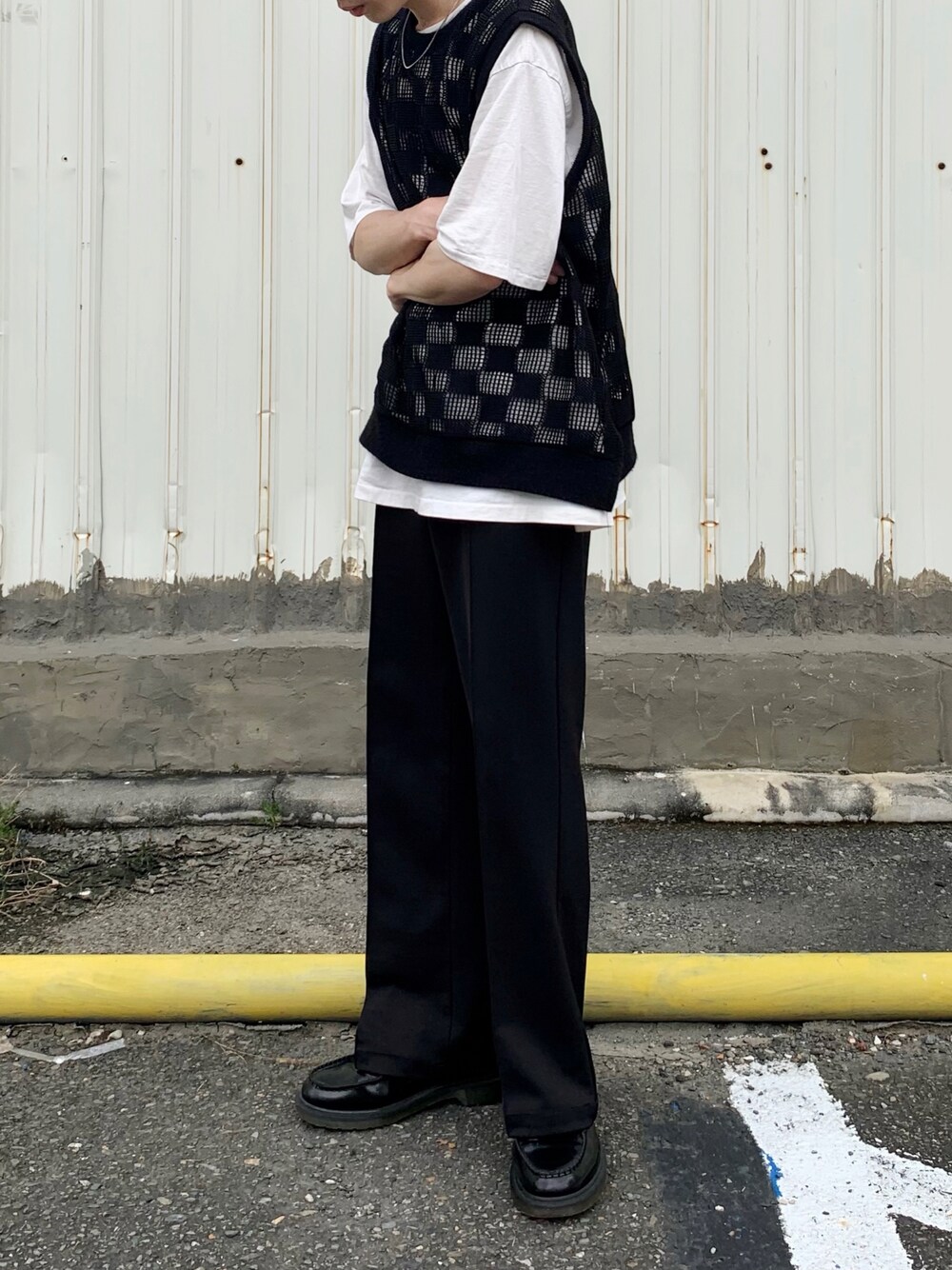 「ootd、夏、街頭穿搭、URBAN RESEARCH、CALOLINE」｜「CAL O LINEのアイテム（Tシャツ/カットソー、ホワイト系）」を使った、吳鐘偉さん（メンズ・170cm）の夏コーディネートの1枚目の写真