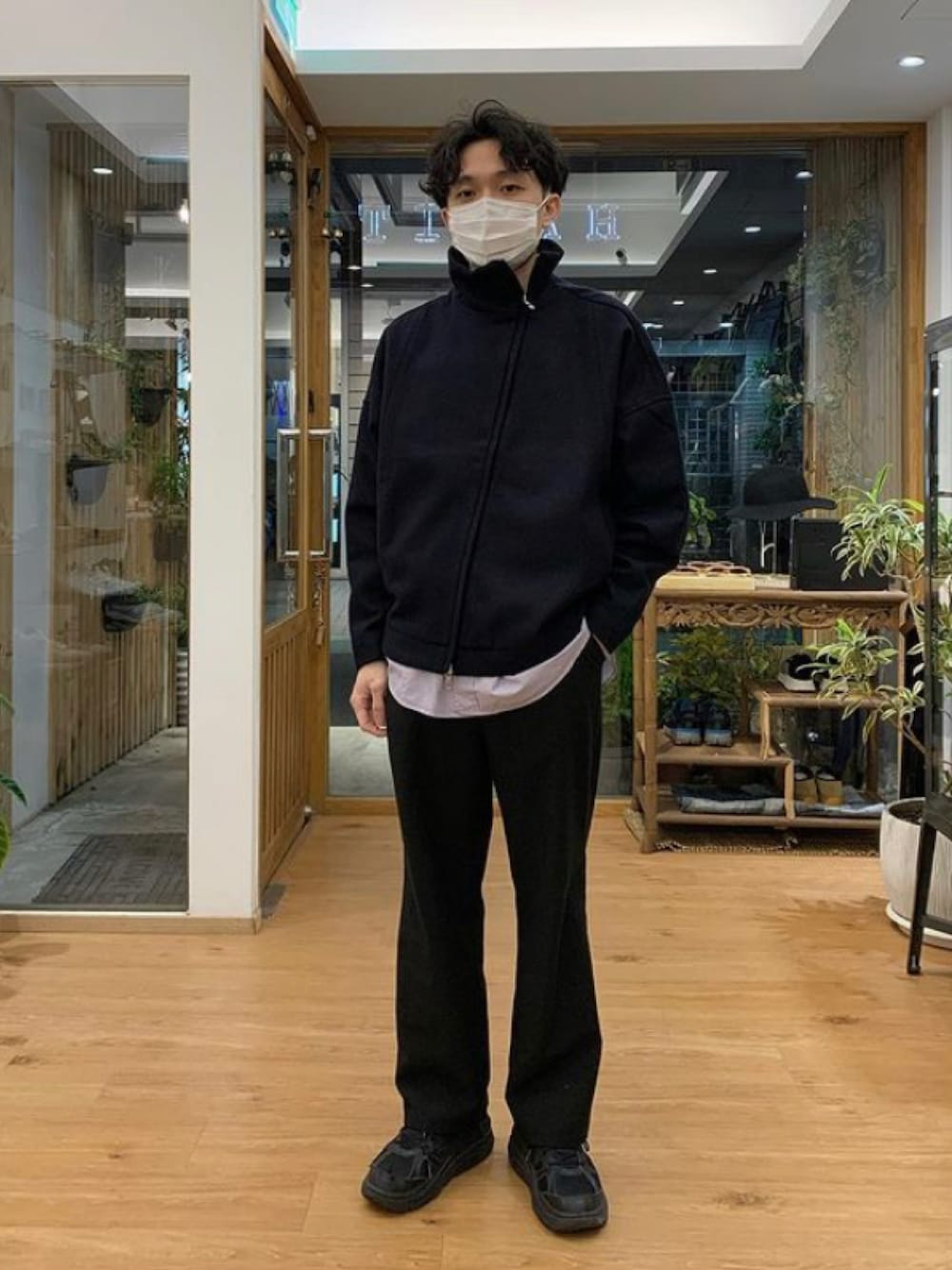「ootd、夏、街頭穿搭、BASIS BROEK、journal standard、HOKAONEONE」｜「BASISBROEKのアイテム（ジャケット/アウター、ブルー系）」を使った、吳鐘偉さん（メンズ・170cm）の夏コーディネートの1枚目の写真