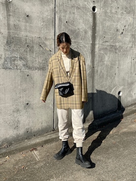 「BELPER（ベルパー）のアイテム（ショルダーバッグ）」を使った、RIKAさん（レディース・168cm）の秋コーディネート