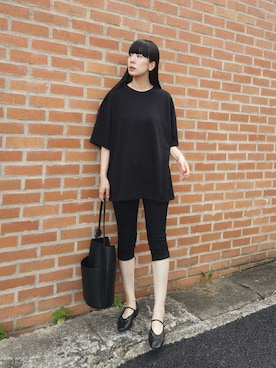 「STYLEMIXER（スタイルミキサー）のストレッチデニムカプリパンツ（デニムパンツ、ブラック系）」を使った、RIKAさん（レディース・168cm）の夏コーディネート