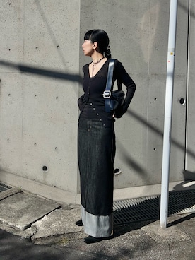 「アイテム（デニムスカート）」を使った、RIKAさん（レディース・168cm）の秋コーディネート