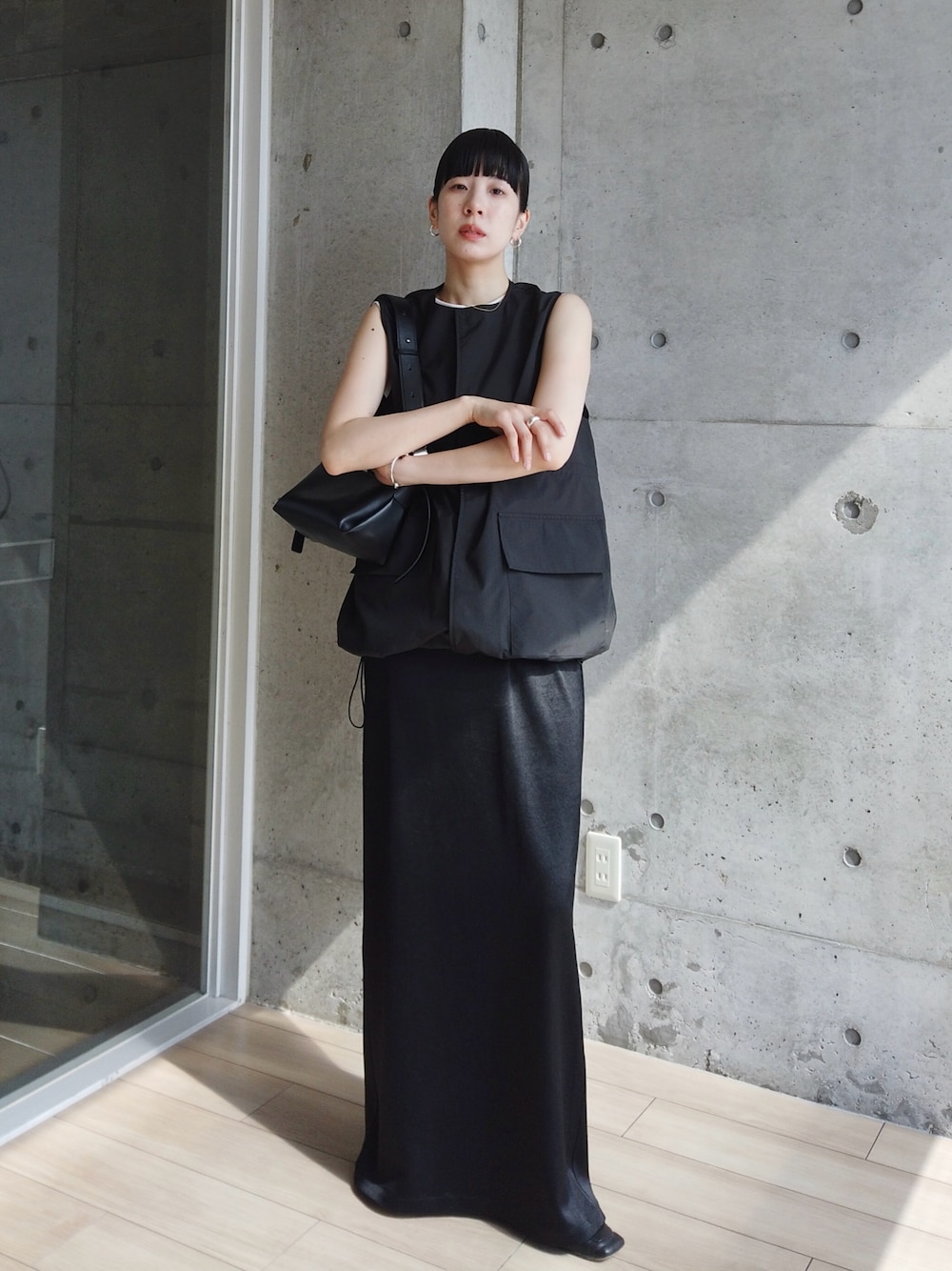 「春夏コーデ、夏コーデ、オールブラック、モノトーン、ノースリーブ、ベスト、スカート、ロングスカート」｜「y/m by RIKAの3WAYブルゾン（ブルゾン、ブラック系）」を使った、RIKAさん（レディース・168cm）の春コーディネートの1枚目の写真