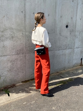 「BELPER（ベルパー）のアイテム（ショルダーバッグ）」を使った、RIKAさん（レディース・168cm）の秋コーディネート