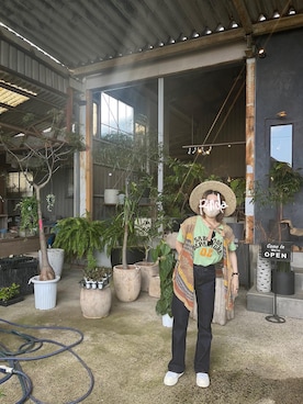 「UNIQLO（ユニクロ）のアイテム（デニムパンツ、ブルー系）」を使った、りんださん（レディース・156cm）の夏コーディネート