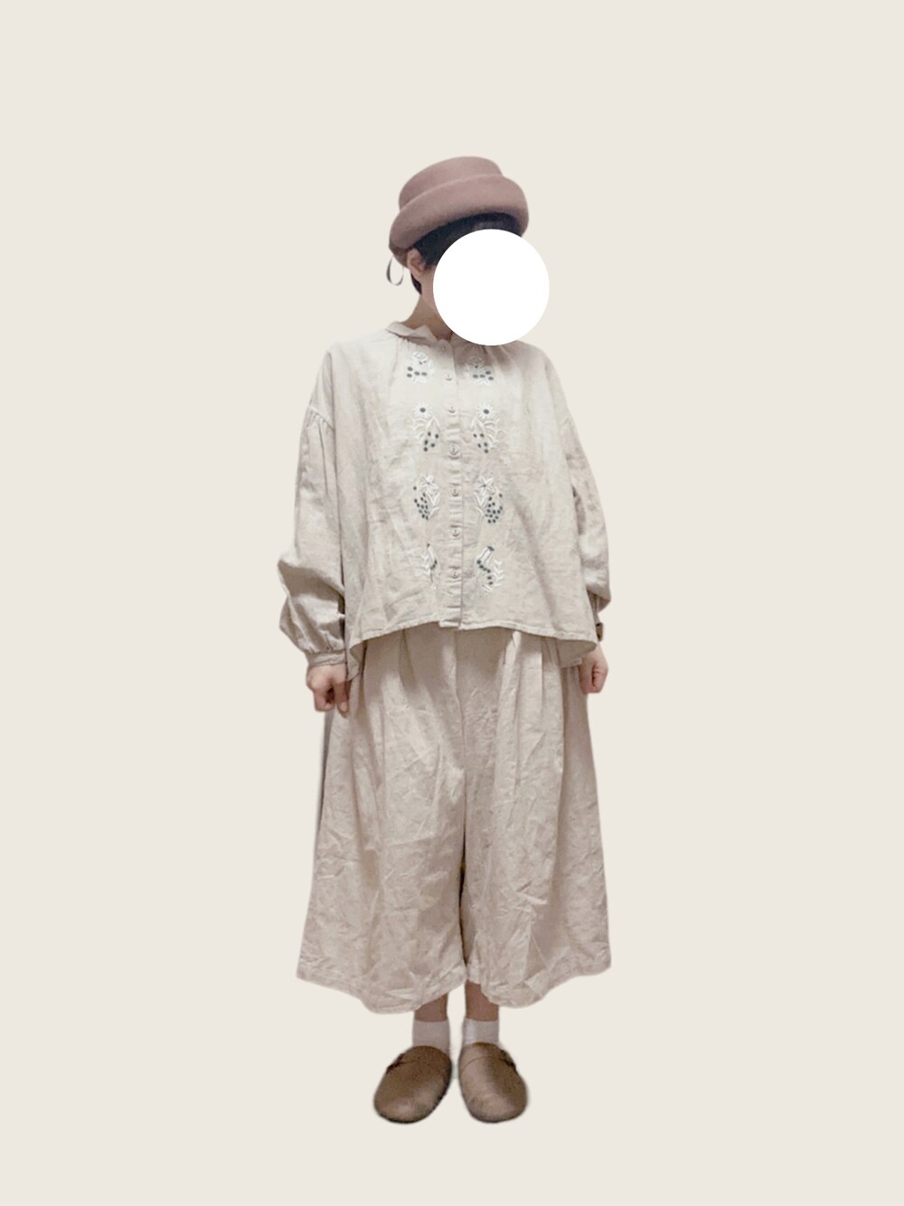 「ゆったりコーデ、ootd、低身長、冬コーデ、Samansa Mos2、淡色コーデ、淡色女子、帽子、ブラウス」｜「Samansa Mos2のアイテム（シャツ/ブラウス、ベージュ系）」を使った、minnさん（レディース・154cm）の冬コーディネートの1枚目の写真