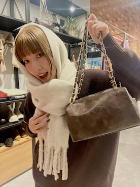 「アイテム（ストール/ショール）」を使った、kanamiさん（レディース・159cm）の秋コーディネート