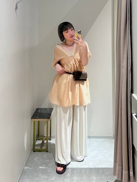 「LOWRYS FARM（ローリーズファーム）のソウバリスクエアタンクトップ　294378（タンクトップ、ゴールド系）」を使った、kanamiさん（レディース）の春コーディネート
