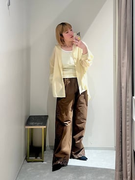 「LOWRYS FARM（ローリーズファーム）のシアーシャツＬＳ  605853（シャツ/ブラウス、イエロー系）」を使った、kanamiさん（レディース）の春コーディネート