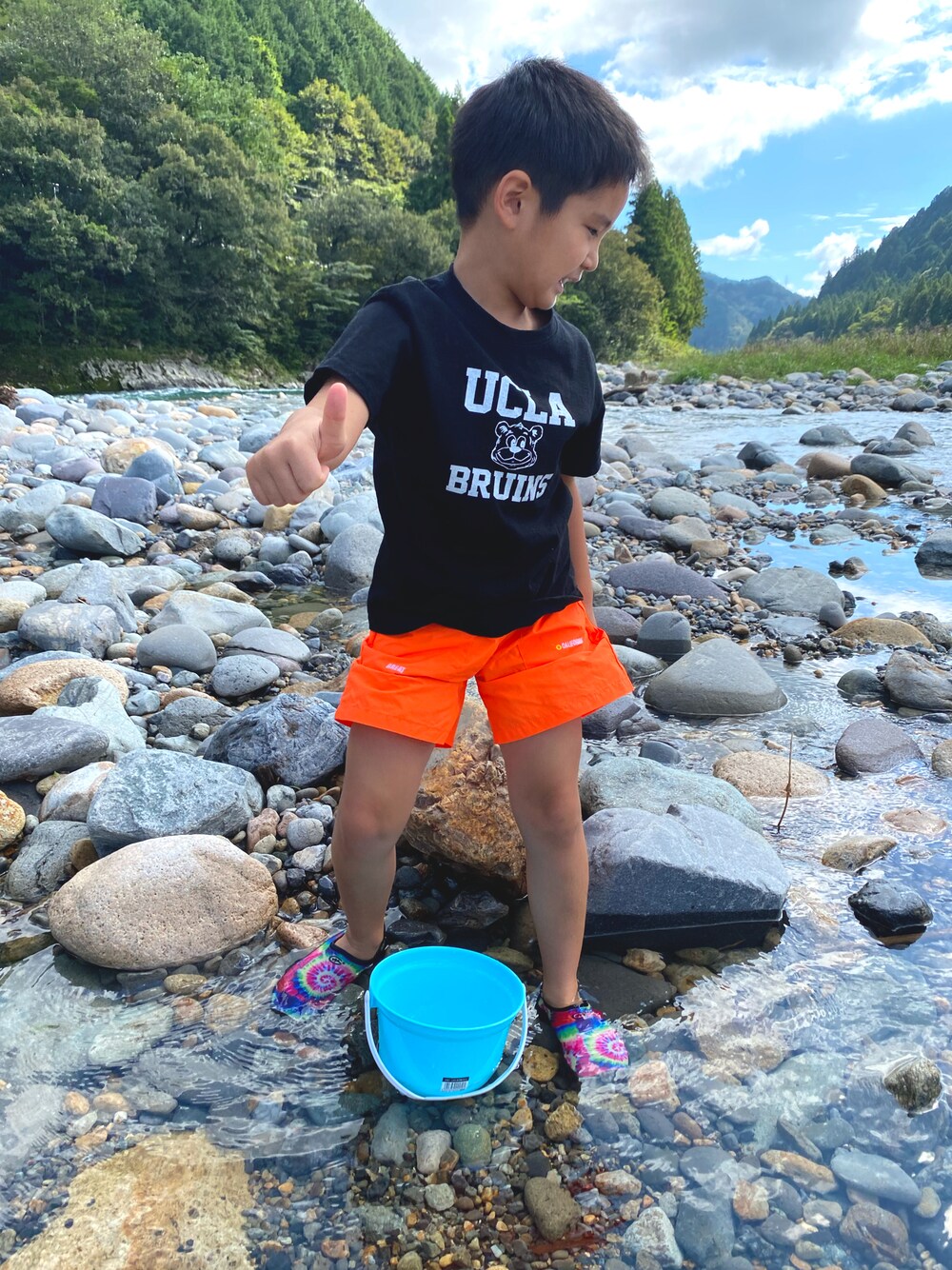 「a_trend_ldのアイテム（Tシャツ/カットソー、ブラック系）」を使った、SHUNKIさん（キッズ・120cm）の秋コーディネートの1枚目の写真