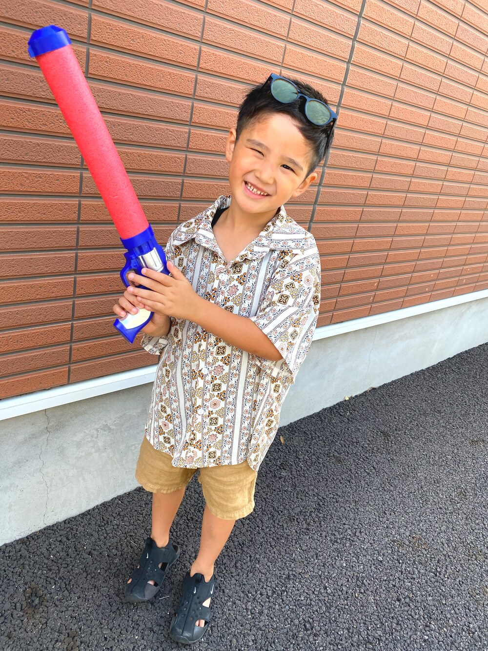 「otogibanashiのアイテム（シャツ/ブラウス、ホワイト系）」を使った、SHUNKIさん（キッズ・120cm）の夏コーディネートの1枚目の写真