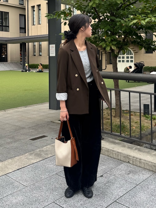 「Thevon(ゼボン)のゴールドボタンテーラードジャケット(テーラードジャケット)」を使った、shizukü さん(レディース・173cm)の秋コーディネート