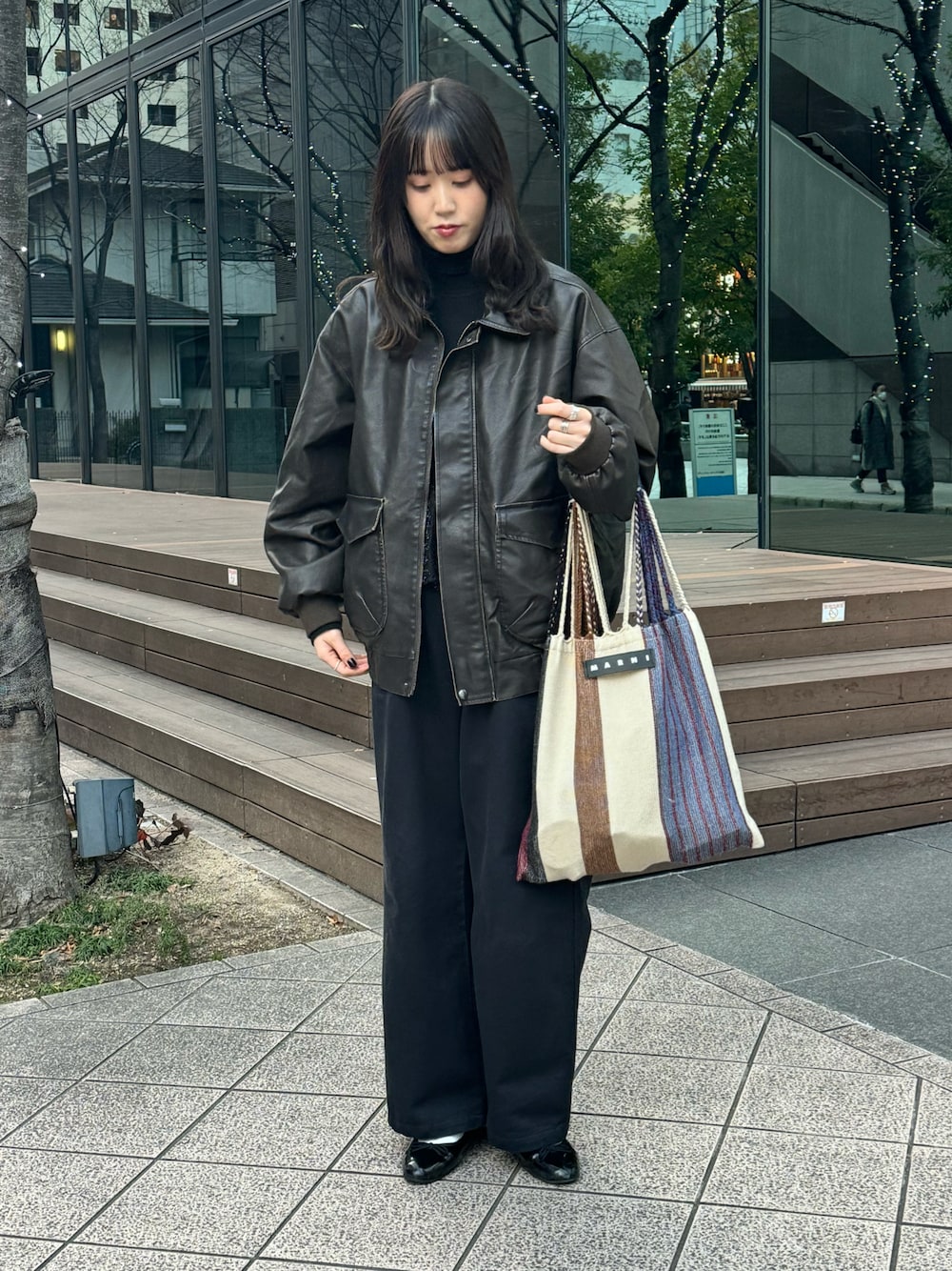 「大人女子、パンツスタイル、キレイめ、ワントーンコーデ、今日のコーデ、冬、ブラック、モノトーン、高身長女子、レザージャケット」｜「CIAOPANICのアイテム（ブルゾン、ブラウン系）」を使った、shizukü    さん（レディース・173cm）の冬コーディネートの1枚目の写真