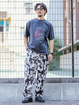 「アイテム（カーゴパンツ、ホワイト系）」を使った、LUX STYLE staffさん（メンズ・175cm）の夏コーディネート