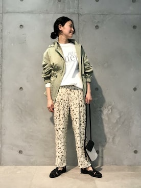 「SALON adam et rope'（サロン アダム エ ロペ）のアイテム（マウンテンパーカー）」を使った、SALON STAFFさん（レディース・162cm）の冬コーディネート