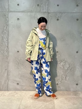 「SALON adam et rope'（サロン アダム エ ロペ）のアイテム（マウンテンパーカー）」を使った、SALON STAFFさん（レディース・162cm）の冬コーディネート