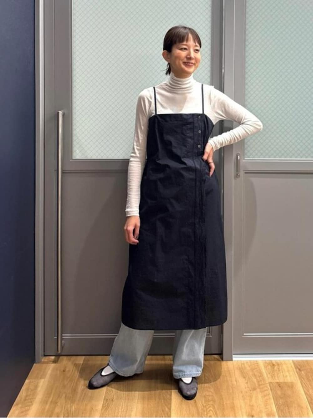 「デニム、ワンピース、レイヤードスタイル、大人カジュアル、休日スタイル、お出かけコーデ、大人コーデ、春コーデ、高身長、ヒューマンウーマン(HUMAN WOMAN)」｜「human womanの◆ヴィンテージ風レースノースリワンピース（ワンピース、ブルー系）」を使った、kaoriさん（レディース・168cm）の春コーディネートの1枚目の写真
