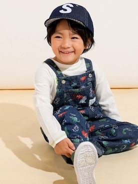 「SLAP SLIP（スラップスリップ）のアイテム（サロペット/オーバーオール）」を使った、BEBE ONLINE STOREさん（キッズ・110cm）の春コーディネート