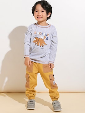 「アイテム（カーゴパンツ、イエロー系）」を使った、BEBE ONLINE STOREさん（キッズ・110cm）の春コーディネート