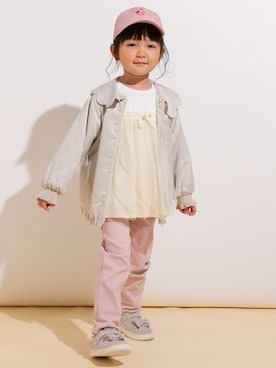 「ナイロンパーカー」｜「アイテム（キャップ）」を使った、BEBE ONLINE STOREさん（キッズ・110cm）の春コーディネート