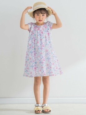 「SLAP SLIP（スラップスリップ）のアイテム（ワンピース/ドレス）」を使った、BEBE ONLINE STOREさん（キッズ・109cm）の夏コーディネート
