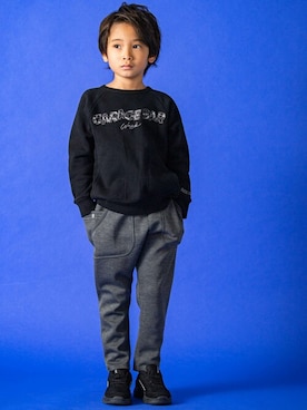 「WASK（ワスク）のアイテム（スウェットパンツ）」を使った、BEBE ONLINE STOREさん（キッズ・111cm）の冬コーディネート