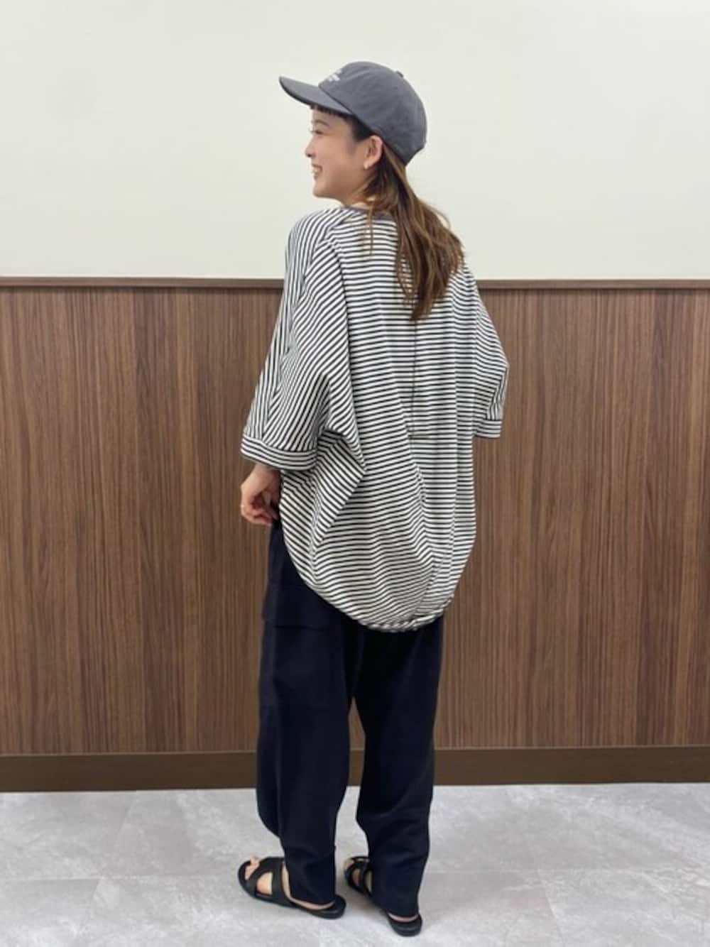 「ボーダー、カジュアルコーデ、20代コーデ」｜「AMERICAN HOLICの接触冷感2WAYカーゴパンツ（その他パンツ、ブラック系）」を使った、a o Iさん（レディース・156cm）の夏コーディネートの1枚目の写真
