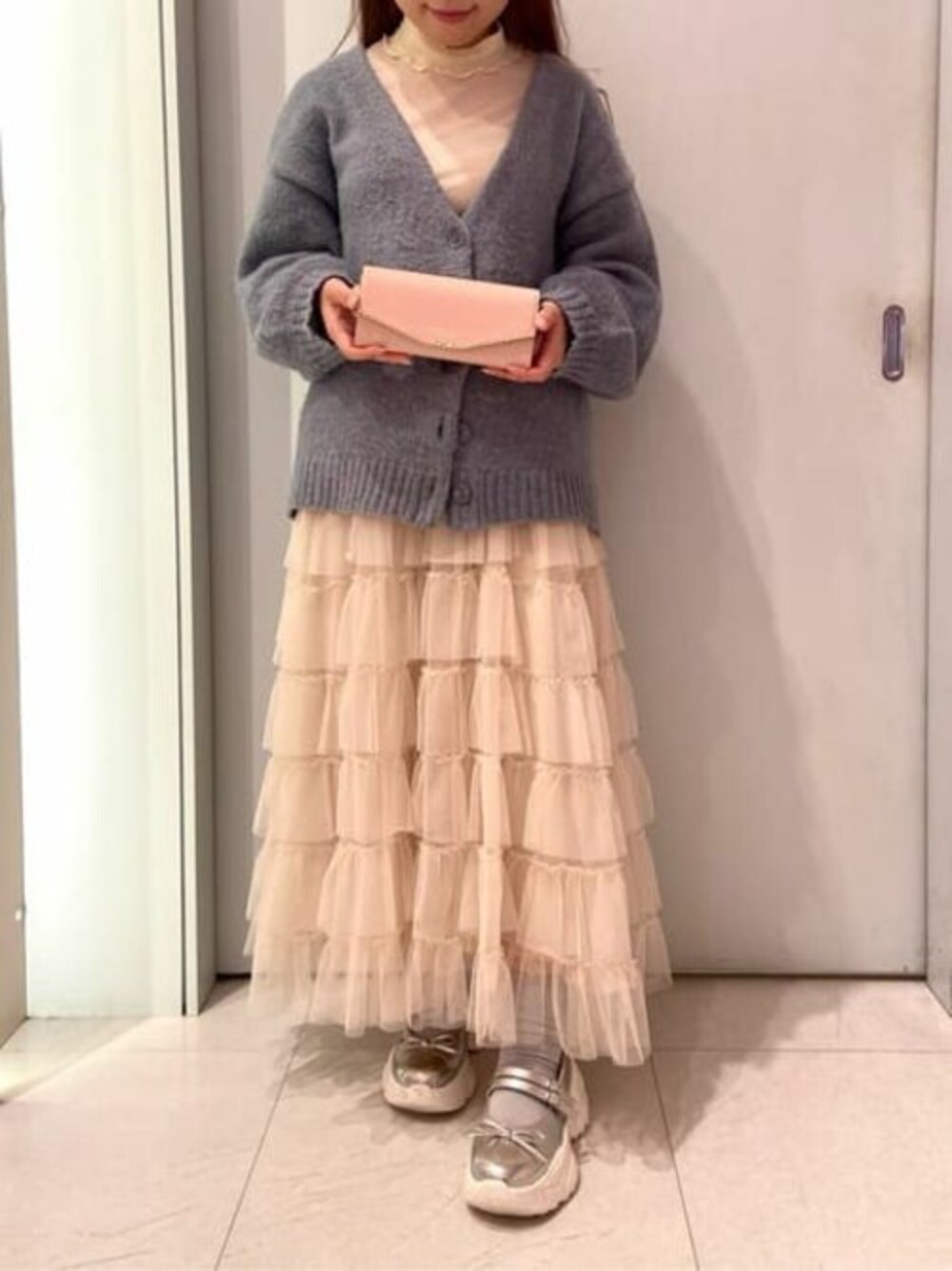「ピンク、キレイめ、Samantha Thavasa、お財布、pink、長財布、サマンサタバサ、サマンサタバサプチチョイス、Samantha Thavasa Petit Choice」｜「Samantha Thavasa Petit Choiceの「20th anniversary Collection」ハートジュエルバー 長財布（財布、ピンク系）」を使った、SamanthaThavasaPetitChoiceShopStaffさん（レディース・160cm）の冬コーディネートの1枚目の写真