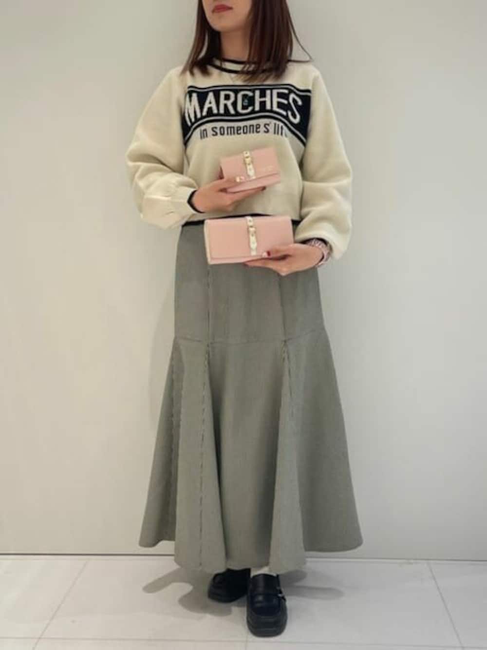 「ピンク、バイカラー、財布、Samantha Thavasa、お財布、pink、長財布、サマンサタバサ、サマンサタバサプチチョイス、Samantha Thavasa Petit Choice」｜「Samantha Thavasa Petit Choiceの「20th anniversary Collection」フロントベルト 長財布（財布、ピンク系）」を使った、SamanthaThavasaPetitChoiceShopStaffさん（レディース・160cm）の冬コーディネートの1枚目の写真