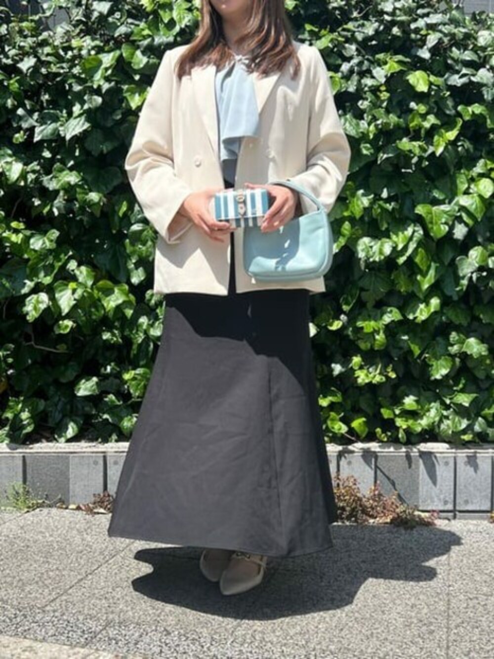 「ストライプ、大人カジュアル、ミントグリーン、大人コーデ、シンプルコーデ、春コーデ、Samantha Thavasa、サマンサタバサ、サマンサタバサプチチョイス、Samantha Thavasa Petit Choice」｜「Samantha Thavasa Petit Choiceのストライプフロントベルト 口金折財布（財布、グリーン系）」を使った、SamanthaThavasaPetitChoiceShopStaffさん（レディース・160cm）の春コーディネートの1枚目の写真