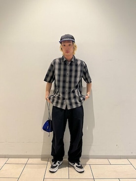 「SKY（スカイ）のアイテム」を使った、木原さん（メンズ・180cm）の春コーディネート