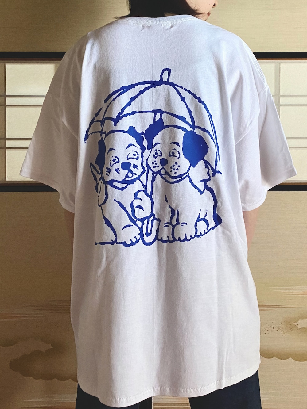 「POCTPOCT、初夏コーデ、カジュアルコーデ、ラクチンコーデ、Tシャツ、白Tシャツ、黒Tシャツ、アニマルＴシャツ、ビッグシルエット、オーバーサイズ」｜「POCTPOCTのアイテム（Tシャツ/カットソー、ホワイト系）」を使った、moriさん（レディース・159cm）の春コーディネートの1枚目の写真