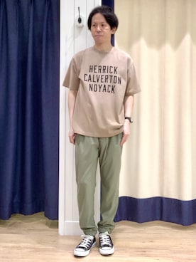 「Dessin（デッサン）の【洗える】ヴィンテージ加工 ロゴTシャツ（Tシャツ/カットソー、ベージュ系）」を使った、takaさん（メンズ・168cm）の秋コーディネート