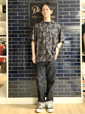 「Dessin（デッサン）の【洗える】キャットプリントシャツ（シャツ/ブラウス、ブラック系）」を使った、takaさん（メンズ・168cm）の春コーディネート