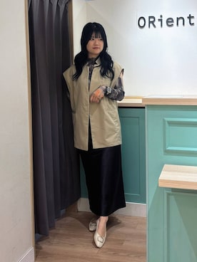 「WA ORiental TRaffic（ダブルエーオリエンタルトラフィック）のゴールド モチーフ フラット パンプス /62109（パンプス、ベージュ系）」を使った、arisaさん（レディース・158cm）の夏コーディネート