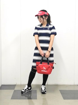 「adabat（アダバット）の【ADABAT NAVY】UVカット ランダムボーダーポロえりワンピース（ワンピース、ブルー系）」を使った、夜久祐子さん（レディース・152cm）の春コーディネート