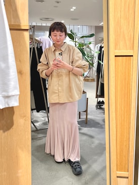 「SHENERY（シーナリー）のコットンバレルシャツ（シャツ/ブラウス、ベージュ系）」を使った、MURATA_157cmさん（レディース・157cm）の春コーディネート