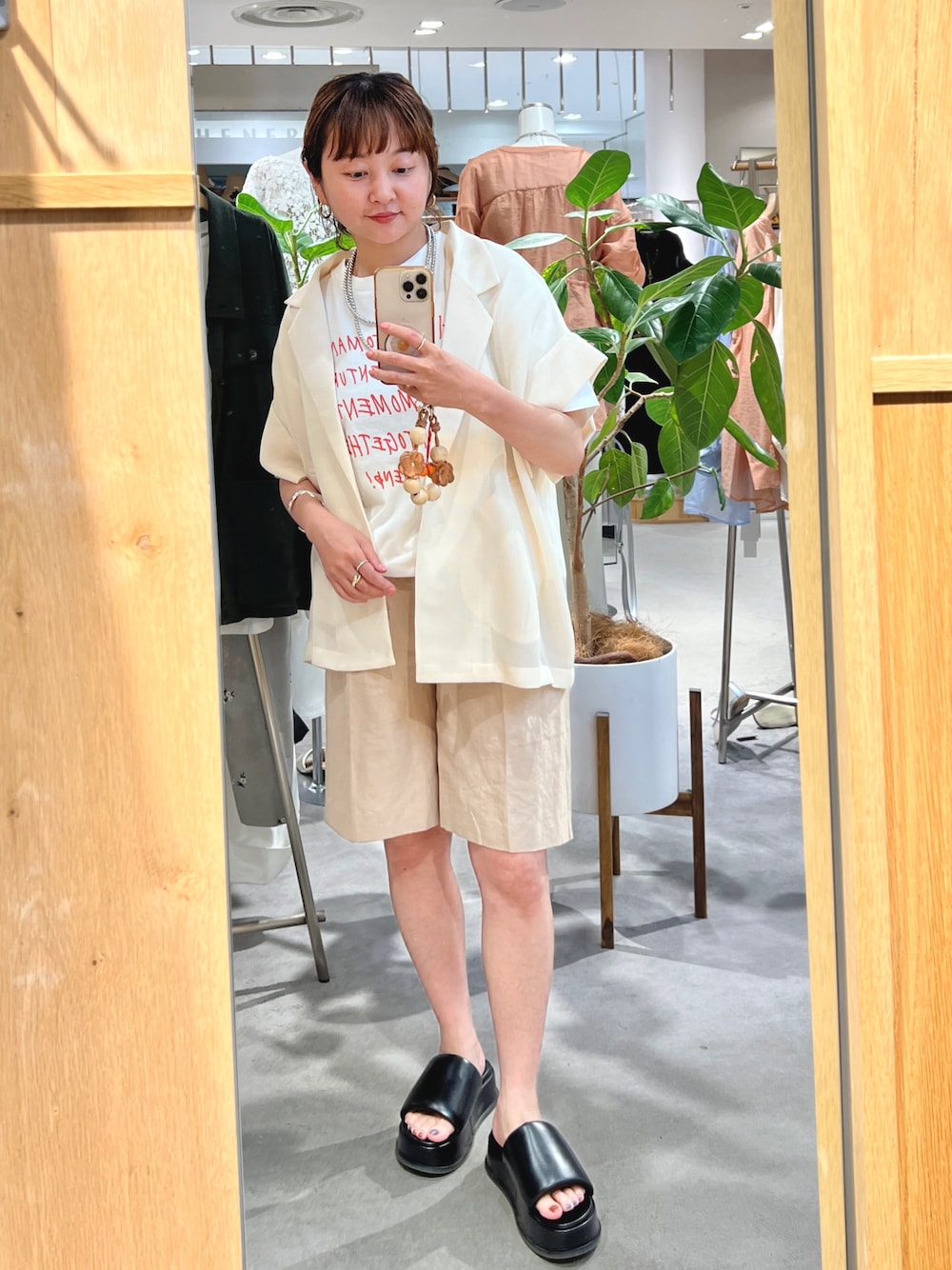 SHENERY（シーナリー）の「フレンチスリーブメッシュジャケット