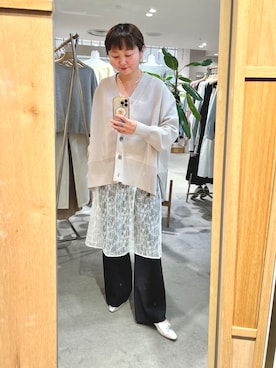 「SHENERY（シーナリー）のコットンスムースカーディガン（カーディガン/ボレロ、ベージュ系）」を使った、MURATA_157cmさん（レディース・157cm）の春コーディネート