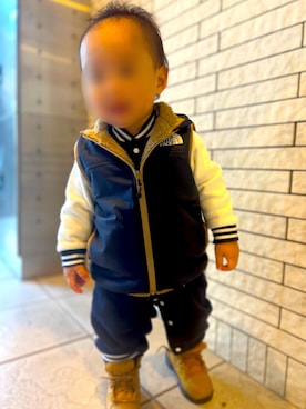 「アイテム（ベスト）」を使った、太郎ちゃんさん（キッズ・80cm）の春コーディネート