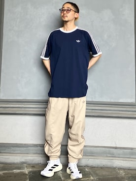 「adidas（アディダス）のスリーストライプス Tシャツ / アディダスオリジナルス adidas Originals（Tシャツ/カットソー、ブルー系）」を使った、hkさん（メンズ・168cm）の秋コーディネート