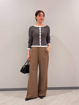 「NATURAL BEAUTY BASIC（ナチュラルビューティーベーシック）のフリルトリム総針配色カーデ（カーディガン/ボレロ、グレー系）」を使った、miwanbbさん（レディース・162cm）の秋コーディネート