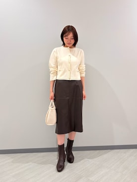 「NATURAL BEAUTY BASIC（ナチュラルビューティーベーシック）のシルクブレンドカーディガン（カーディガン/ボレロ、ホワイト系）」を使った、miwanbbさん（レディース・162cm）の秋コーディネート