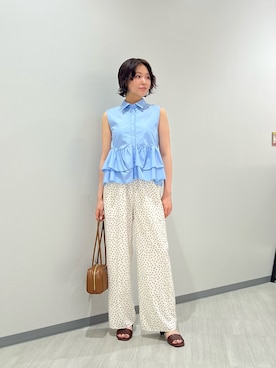 「NATURAL BEAUTY BASIC（ナチュラルビューティーベーシック）のティアードペプラムシャツ（シャツ/ブラウス、ブルー系）」を使った、miwanbbさん（レディース・162cm）の夏コーディネート
