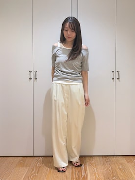 「NATURAL BEAUTY BASIC（ナチュラルビューティーベーシック）のグロッシーパンツ（その他パンツ、ホワイト系）」を使った、rinaさん（レディース・155cm）の夏コーディネート