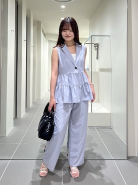 「NATURAL BEAUTY BASIC（ナチュラルビューティーベーシック）の【セットアップ可能】ペプラムジレブラウス（ベスト、ブルー系）」を使った、maruさん（レディース・158cm）の夏コーディネート