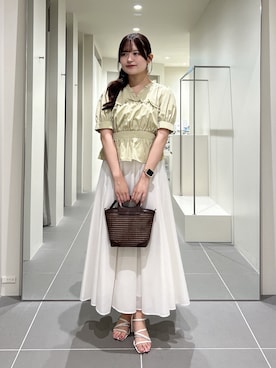 「NATURAL BEAUTY BASIC（ナチュラルビューティーベーシック）のＶネックペプラムブラウス（シャツ/ブラウス、グリーン系）」を使った、maruさん（レディース・158cm）の夏コーディネート