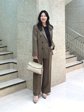 「ANAYI（アナイ）の◇シュリンク革トップハンドルハンドバッグ（ハンドバッグ、ベージュ系）」を使った、 ANAYI　ショップスタッフさん（レディース・162cm）の秋コーディネート