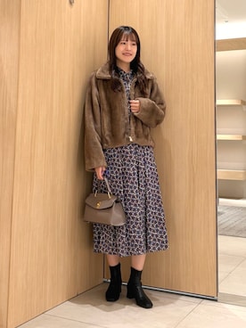 「ANAYI（アナイ）の◇シュリンク革トップハンドルハンドバッグ（ハンドバッグ、ベージュ系）」を使った、 ANAYI　ショップスタッフさん（レディース・162cm）の秋コーディネート