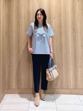 「ANAYI（アナイ）のコットンポリブロードラッフルブラウス（シャツ/ブラウス、ブルー系）」を使った、 ANAYI　ショップスタッフさん（レディース・163cm）の夏コーディネート