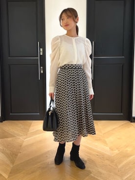 「ANAYI（アナイ）のカットジャガードパワショル ブラウス（シャツ/ブラウス、ホワイト系）」を使った、 ANAYI　ショップスタッフさん（レディース・158cm）の夏コーディネート